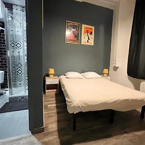 두 글로브 호스텔