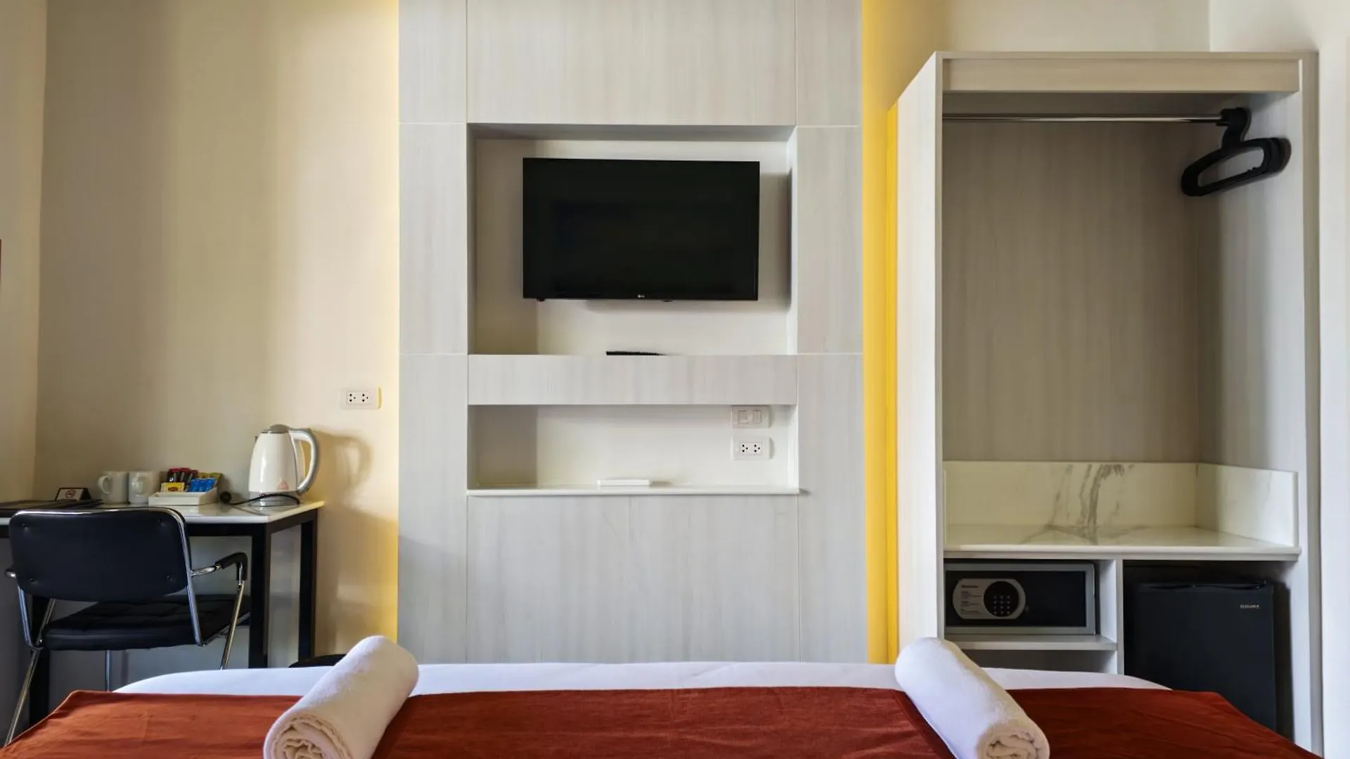 *** Resort Phuket Airport Hotel - Sha Extra Plus Nai Yang Thailand